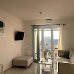 Minimal Blue With Sunset View In Casa vacanze