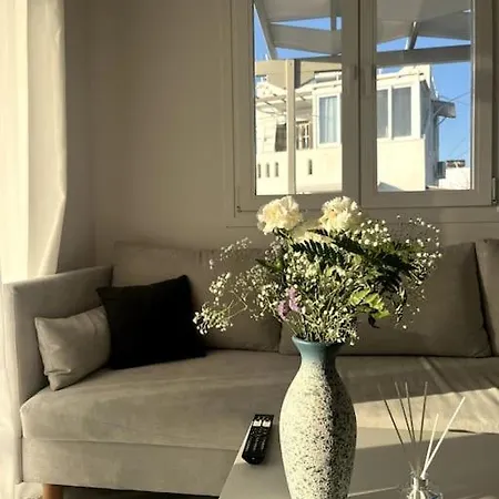 Minimal Blue With Sunset View In Ferienhaus Páros