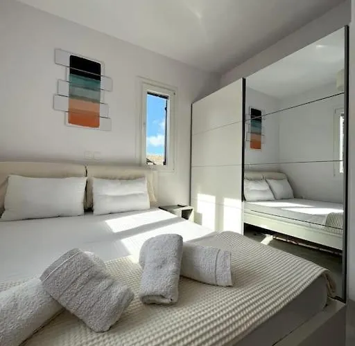 Minimal Blue With Sunset View In * Páros