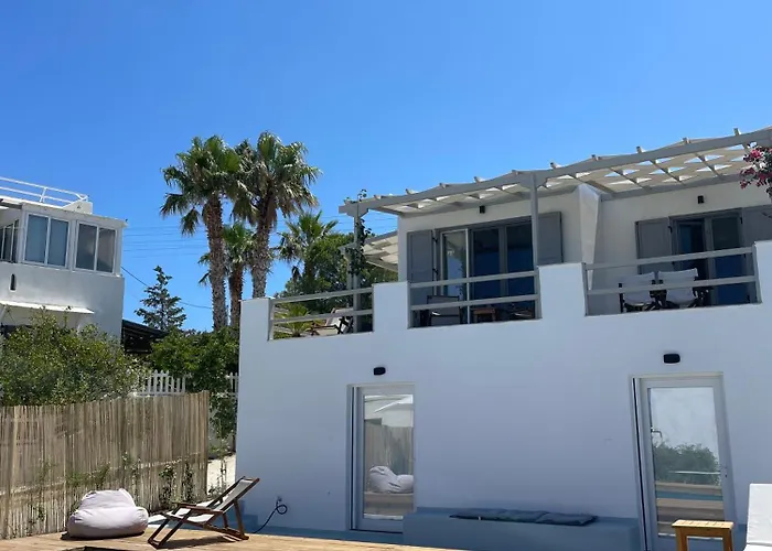 Minimal Blue With Sunset View In Feriehus *