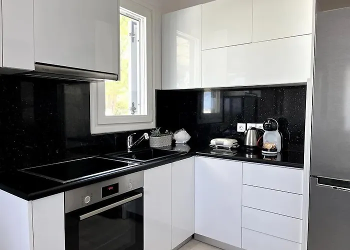 Minimal Blue With Sunset View In Vakantiehuis Páros