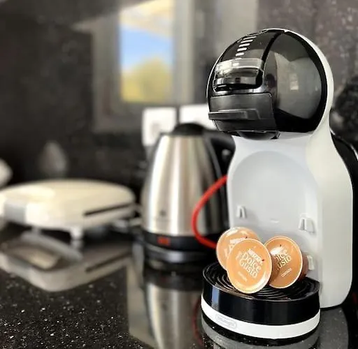 Minimal Blue With Sunset View In Vakantiehuis *